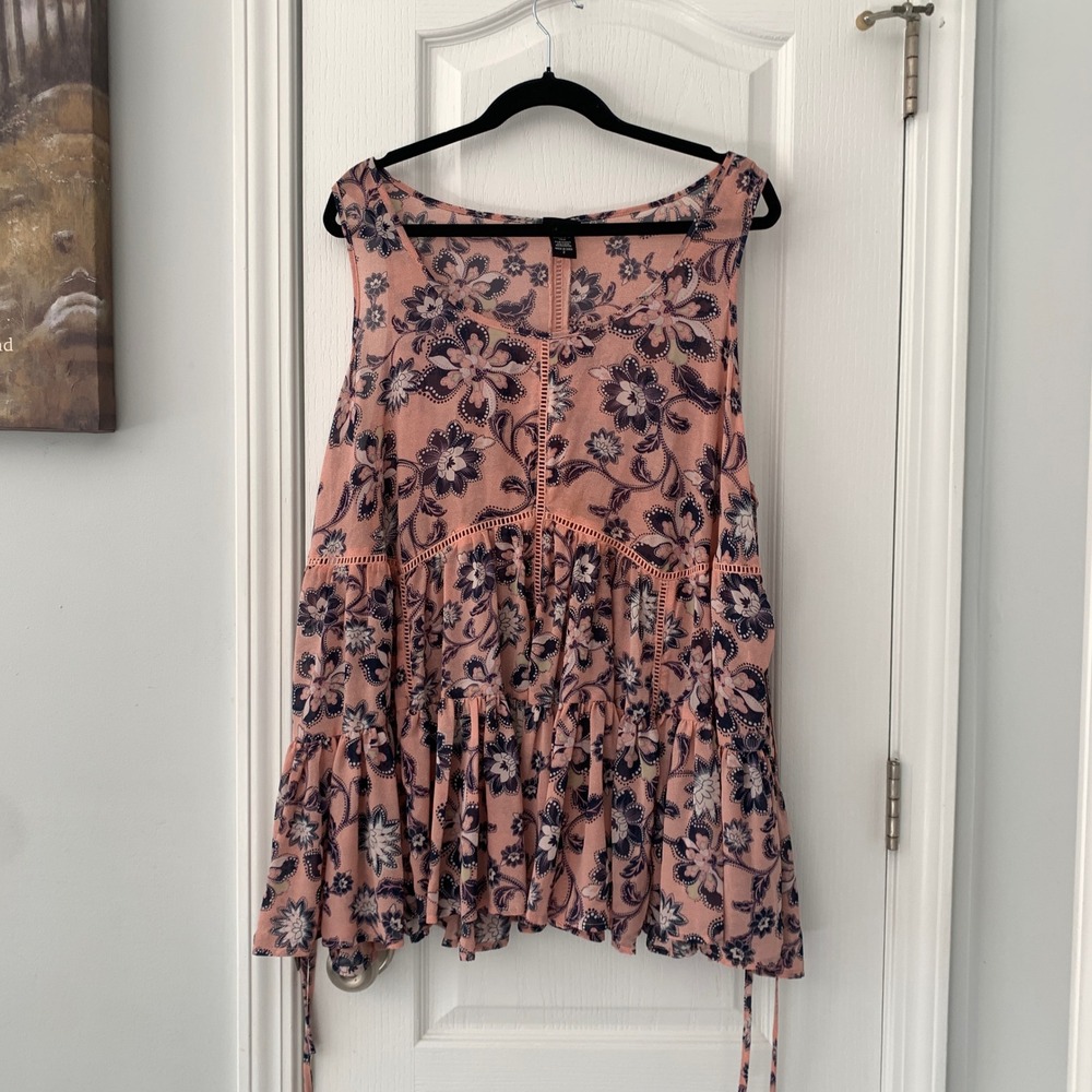 Torrid Floral Paisley Chiffon Tiered Babydoll Tank Top Pink Navy Lace Up Size 2‎